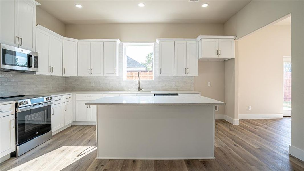 Furnished interior view inside a new home in , Granbury (Image 15). Furnished interior view inside a new home in , Granbury (Image 15).