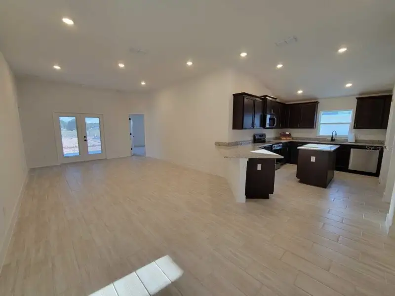 Spacious, unfurnished interior of a new home in Ocala Crossings South, Ocala (Image 10).