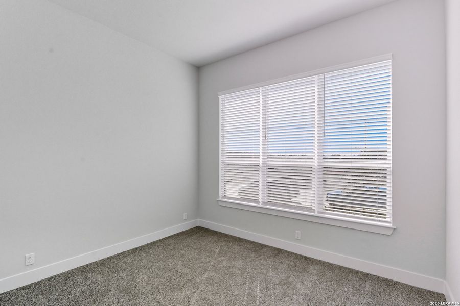 Spacious, unfurnished interior of a new home in Esperanza 50's, Boerne (Image 27).