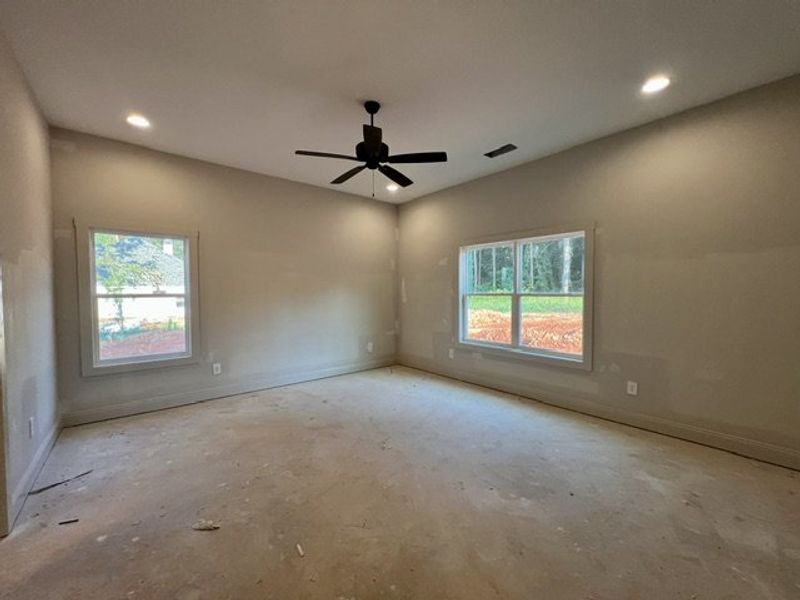Image 13 of a home in Hammett Woods.