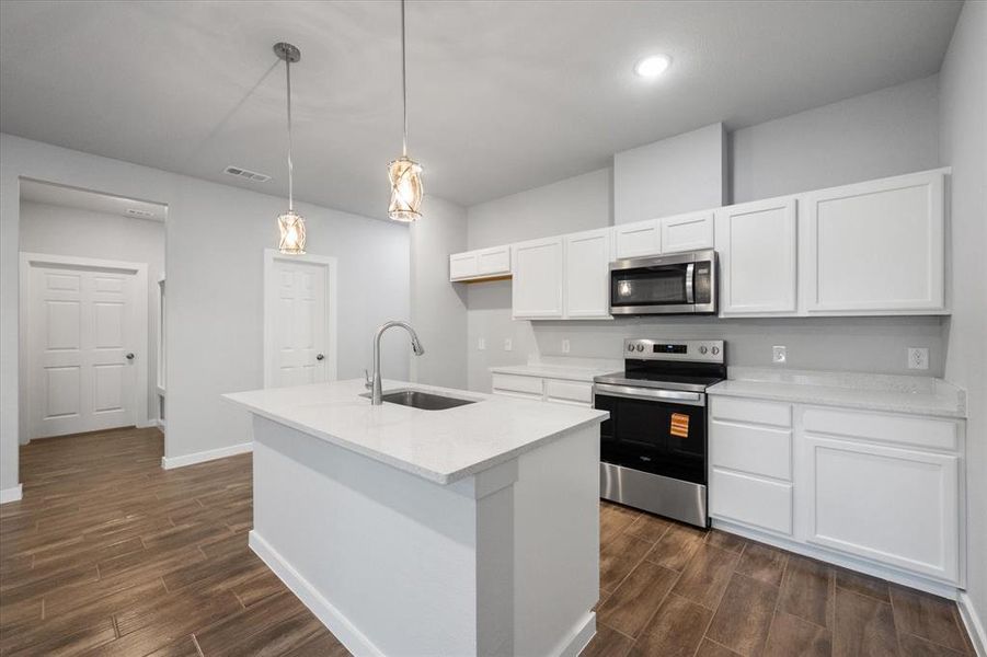 Furnished interior view inside a new home in , Corsicana (Image 4).