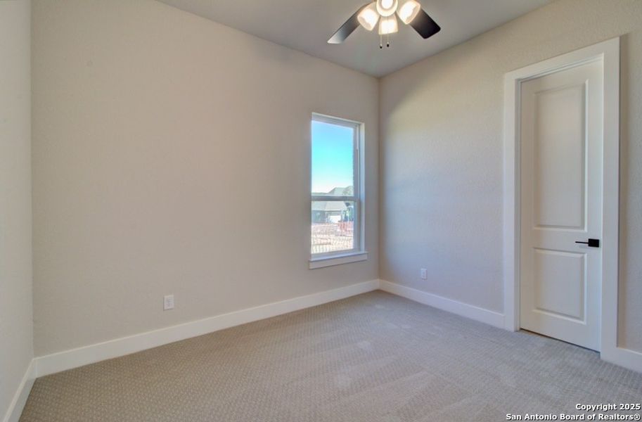 Spacious, unfurnished interior of a new home in Verandas at the Rim, San Antonio (Image 30). Spacious, unfurnished interior of a new home in Verandas at the Rim, San Antonio (Image 30).