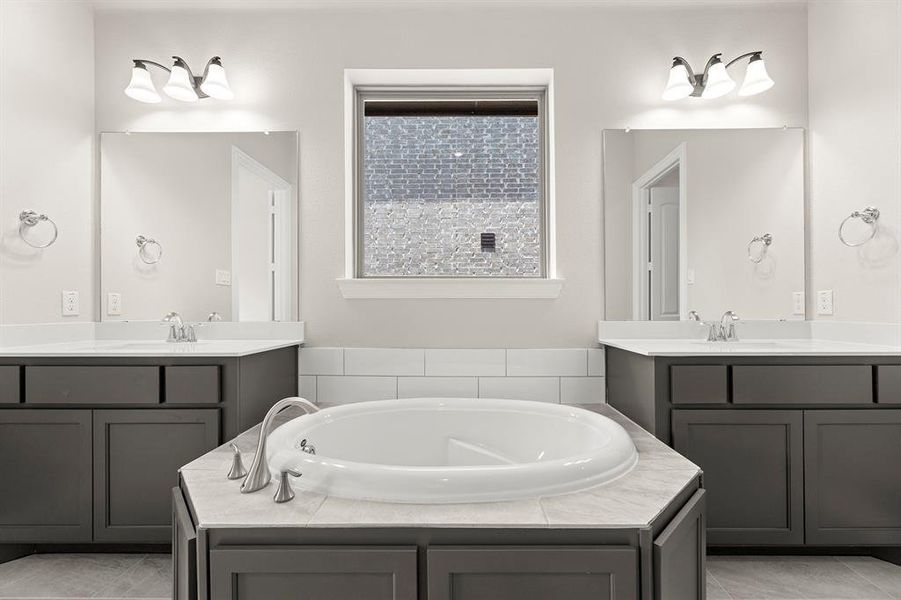 18. 4281 Berylline - Bath (2)