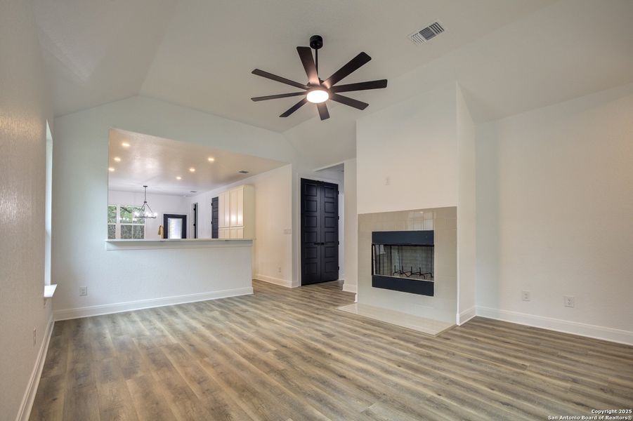 Spacious, unfurnished interior of a new home in , Wimberley (Image 19).