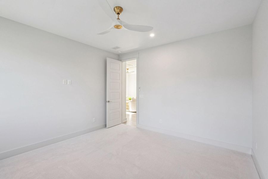 Spacious, unfurnished interior of a new home in , Johns Island (Image 24).