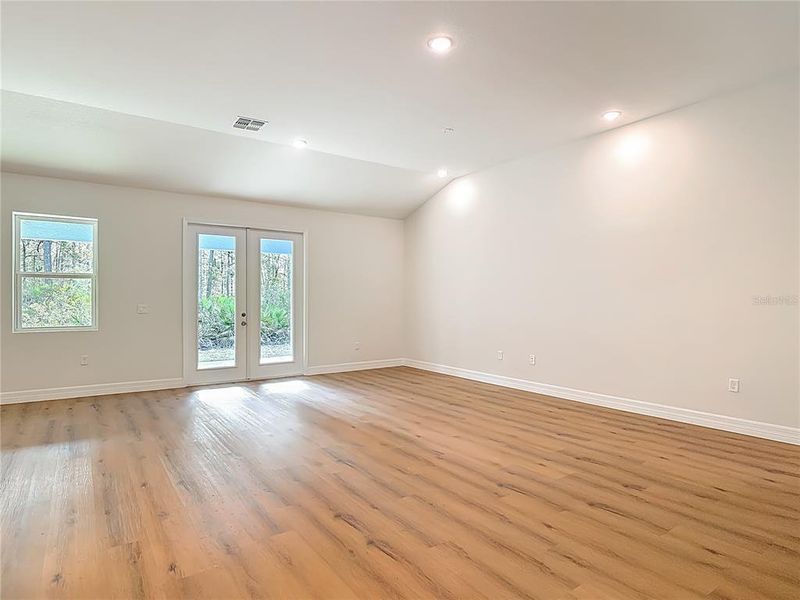 Spacious, unfurnished interior of a new home in , Eustis (Image 21).