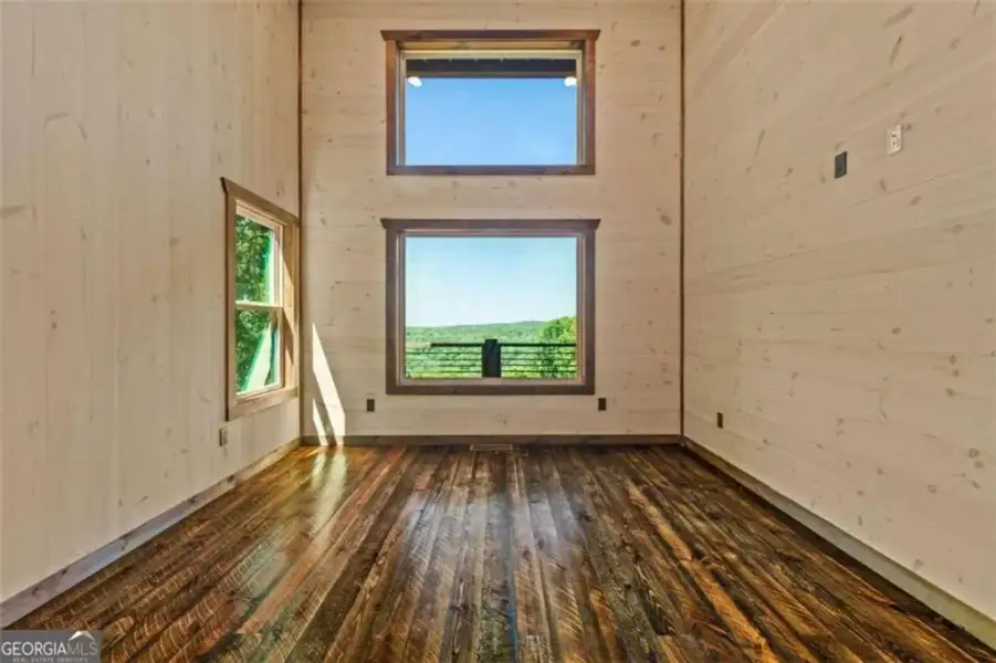 Spacious, unfurnished interior of a new home in , Talking Rock (Image 19). Spacious, unfurnished interior of a new home in , Talking Rock (Image 19).