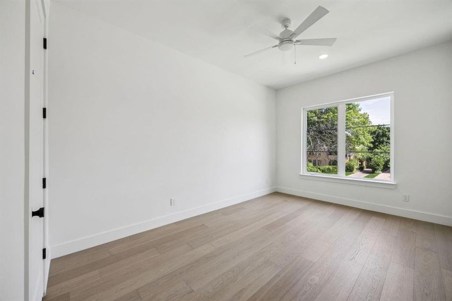 Spacious, unfurnished interior of a new home in , Dallas (Image 29).