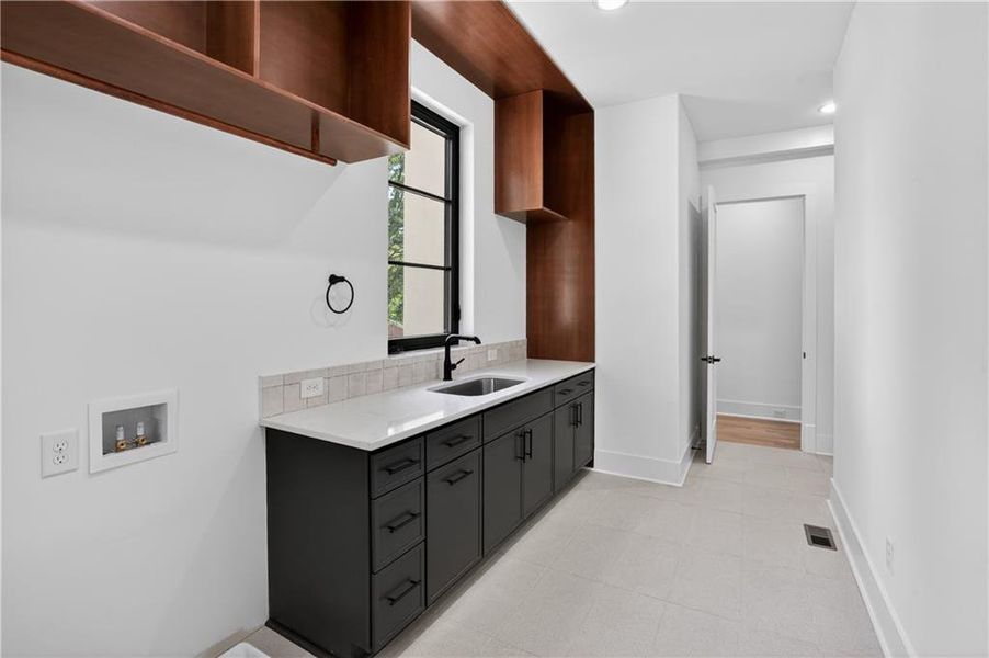 Furnished interior view inside a new home in , Alpharetta (Image 56).