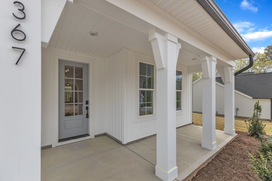 Representative exterior details of a home built from the The Hampton by RobuckHomes in Baylee Ridge, Selma (Image 62). Representative exterior details of a home built from the The Hampton by RobuckHomes in Baylee Ridge, Selma (Image 62).