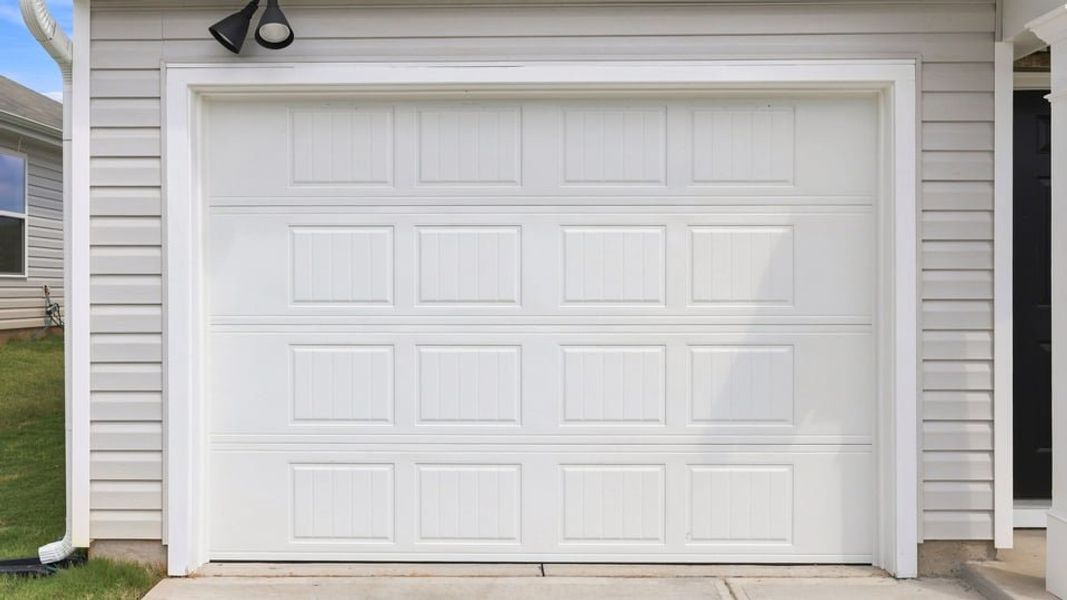 Exterior details and patio area of a home in Tyger Pines, Moore (Image 3).