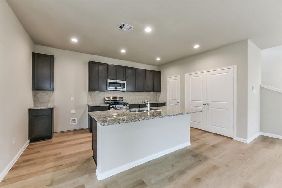 Furnished interior view inside a new home in King Oaks Village, Baytown (Image 6). Furnished interior view inside a new home in King Oaks Village, Baytown (Image 6).