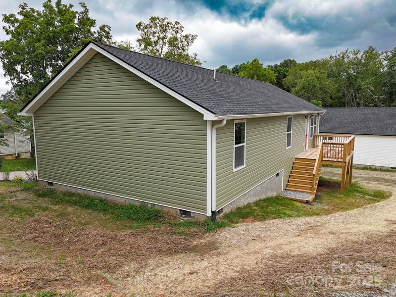 Front exterior of a new home in , Asheville, NC, highlighting curb appeal (Image 18). Front exterior of a new home in , Asheville, NC, highlighting curb appeal (Image 18).