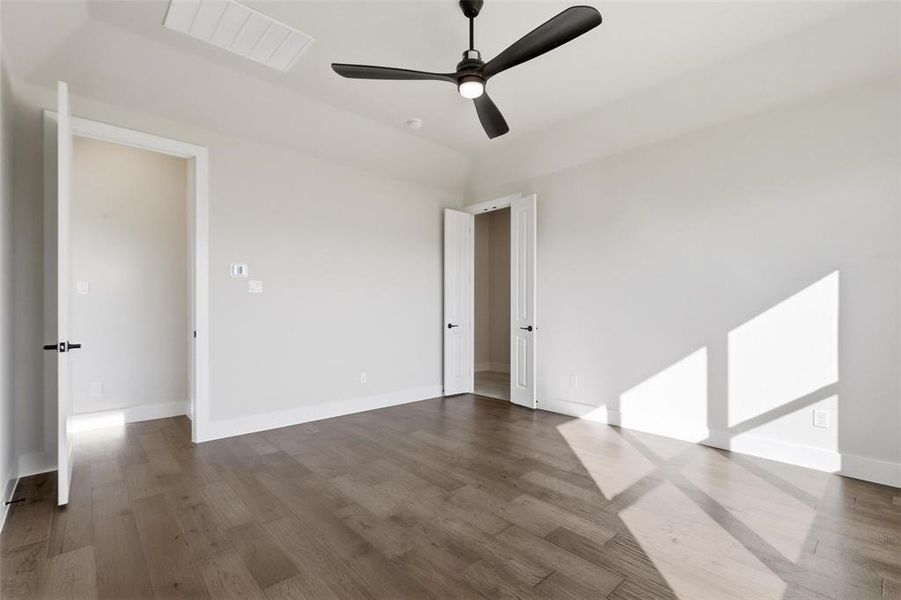Spacious, unfurnished interior of a new home in Aledo Heights - Aledo ISD, Aledo (Image 33).