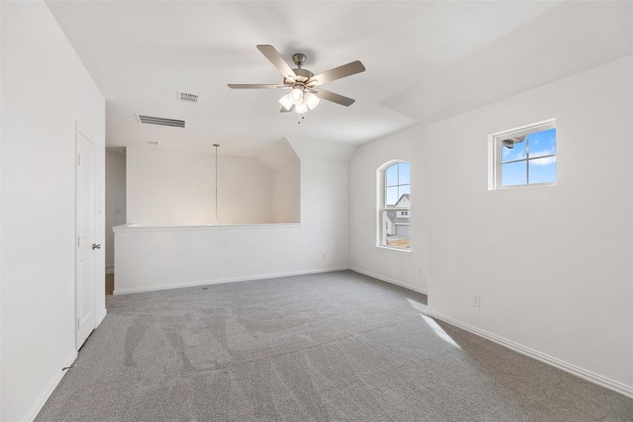 Spacious, unfurnished interior of a new home in Aldeana, Bonney (Image 26).