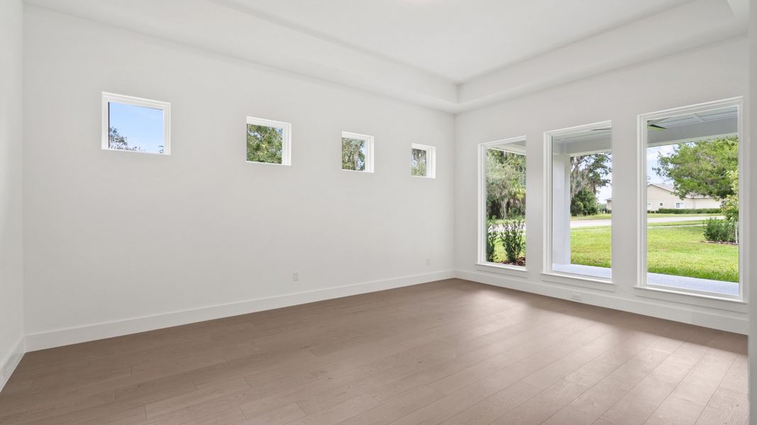 Spacious, unfurnished interior of a new home in Southern Hills, Brooksville (Image 14).