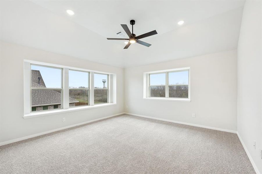 Spacious, unfurnished interior of a new home in Waverly Estates, Nevada (Image 30).