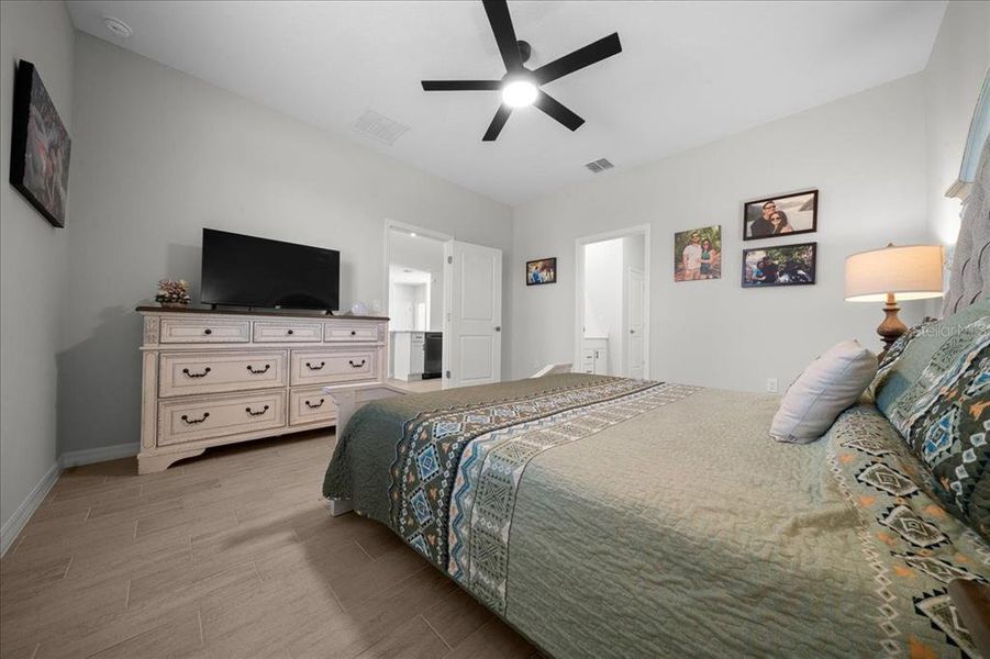 Furnished interior view inside a new home in Ocala, Ocala (Image 44).