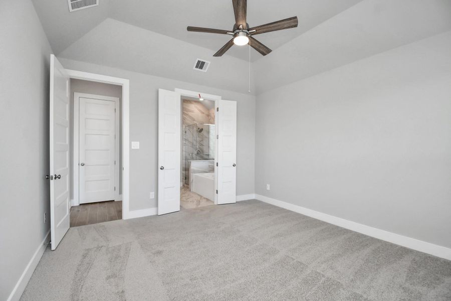 Spacious, unfurnished interior of a new home in Arabella on the Prairie: Signature Collection, Richmond (Image 21).