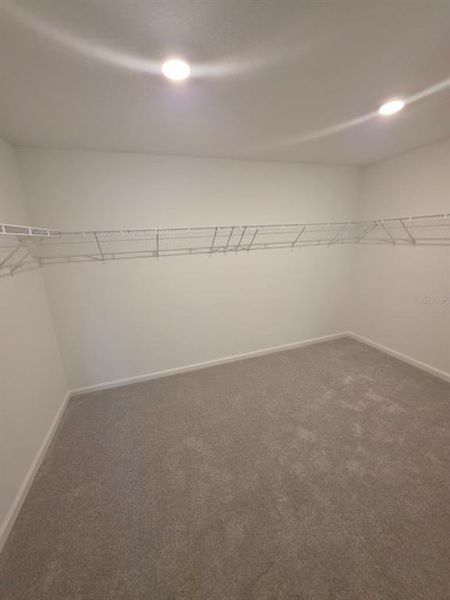 Spacious, unfurnished interior of a new home in , Ocala (Image 15).