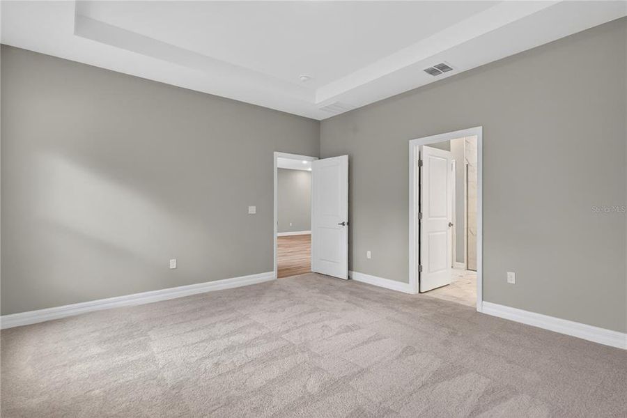 Spacious, unfurnished interior of a new home in , Eustis (Image 18).