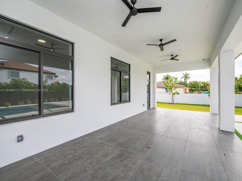 Spacious, unfurnished interior of a new home in , Miami (Image 19).