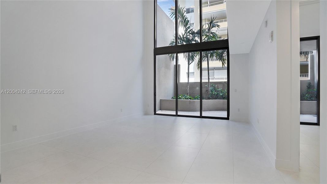 Spacious, unfurnished interior of a new home in , Miami (Image 22).