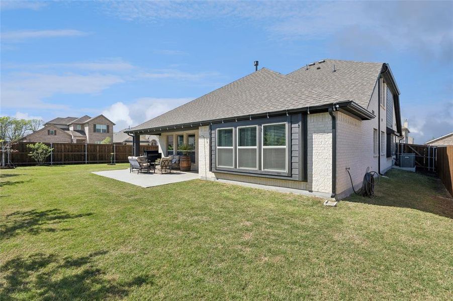 Exterior details and patio area of a home in , Fort Worth (Image 4).