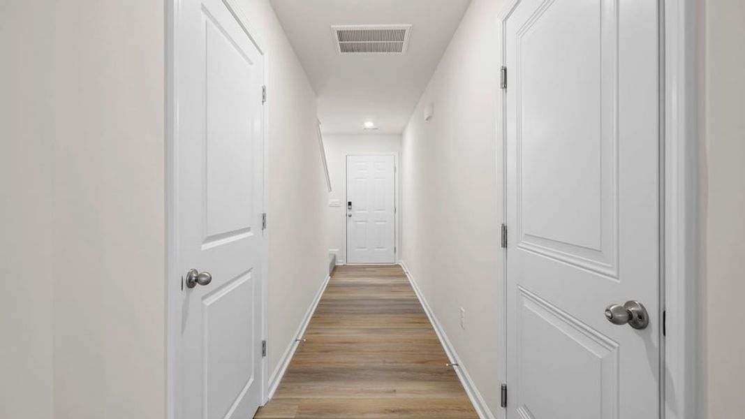 Spacious, unfurnished interior of a new home in Seneca Falls, Seneca (Image 16).