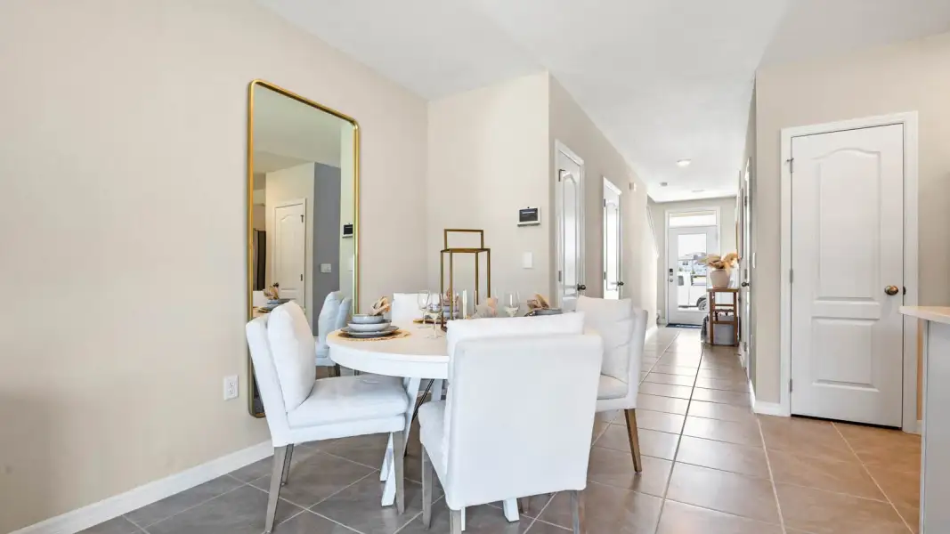 Representative furnished interior of a home built from the Pearson by D.R. Horton in Hawthorne Ranch Townhomes, Lakeland (Image 9).