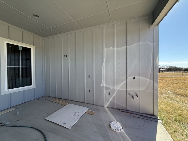 Exterior details and patio area of a home in Oak Water Ranch, Granbury (Image 4).