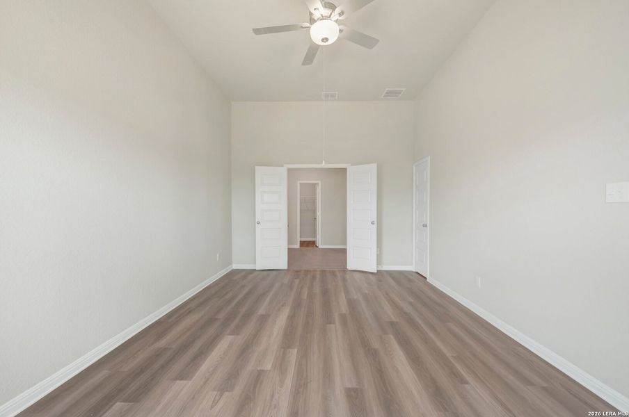 Spacious, unfurnished interior of a new home in Mesquite Ridge, San Antonio (Image 29). Spacious, unfurnished interior of a new home in Mesquite Ridge, San Antonio (Image 29).