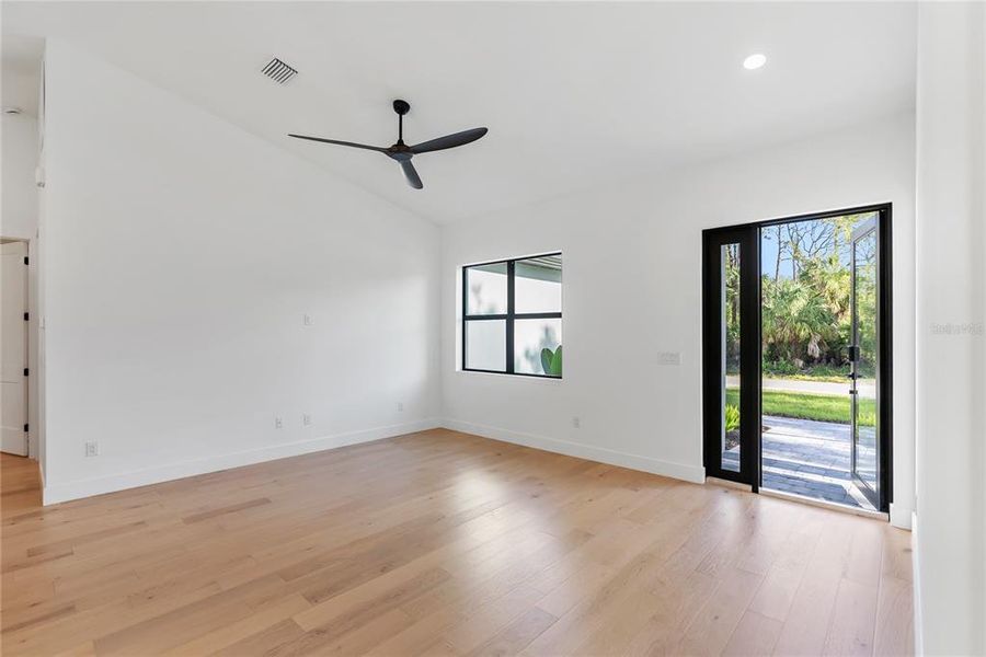 Spacious, unfurnished interior of a new home in , Port Charlotte (Image 27).