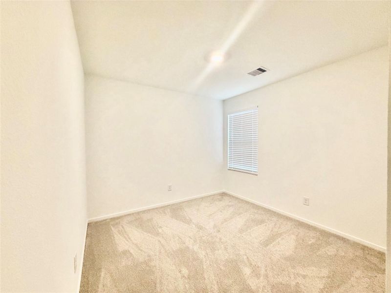Spacious, unfurnished interior of a new home in Esperanza, Richmond (Image 16).