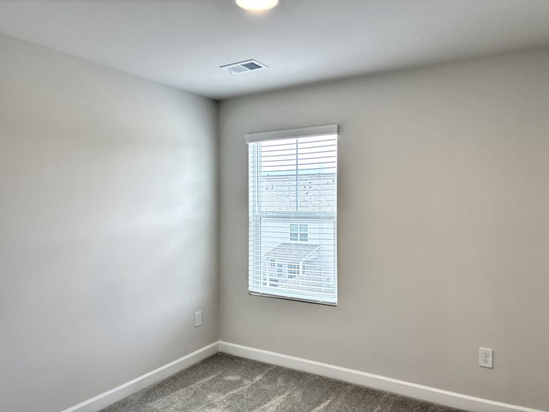 Spacious, unfurnished interior of a new home in Miller Park, Greenville (Image 15).
