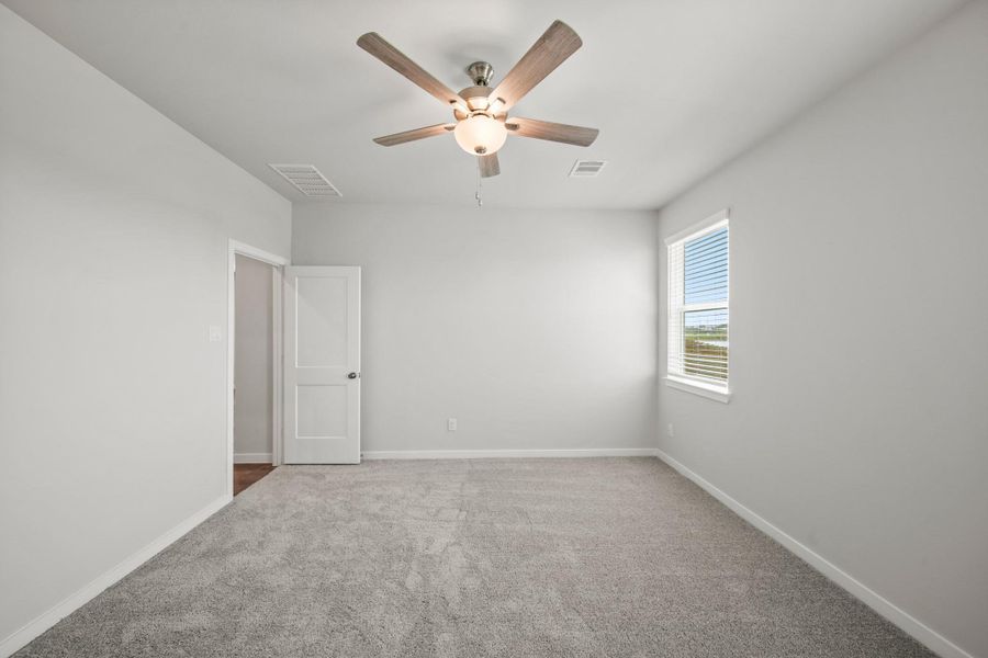 Spacious, unfurnished interior of a new home in Russell Ranch, Bay City (Image 18).