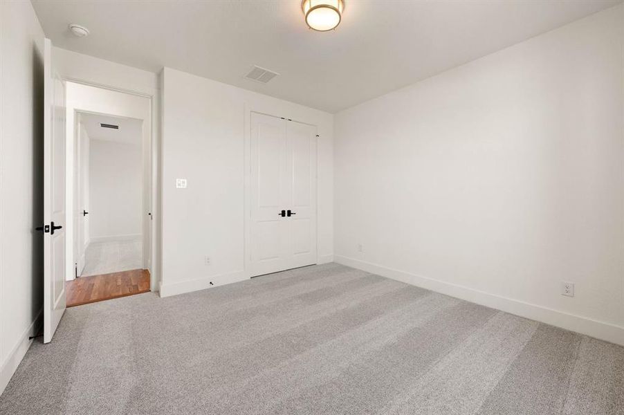 Spacious, unfurnished interior of a new home in Bella Crossing, Fort Worth (Image 39).