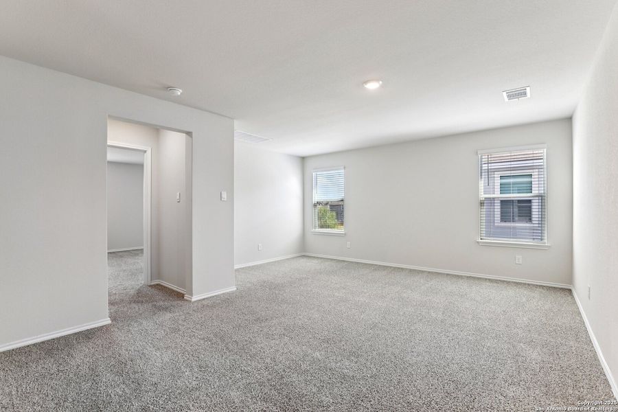 Spacious, unfurnished interior of a new home in Solana Ridge, San Antonio (Image 15). Spacious, unfurnished interior of a new home in Solana Ridge, San Antonio (Image 15).