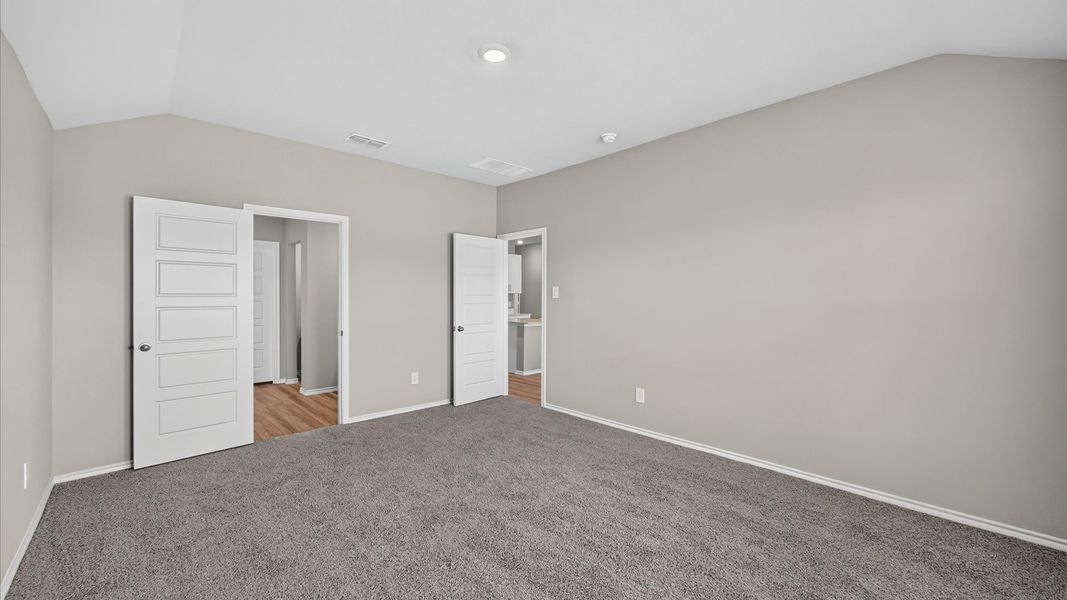 Spacious, unfurnished interior of a new home in Lankford Farms, Cleburne (Image 23).