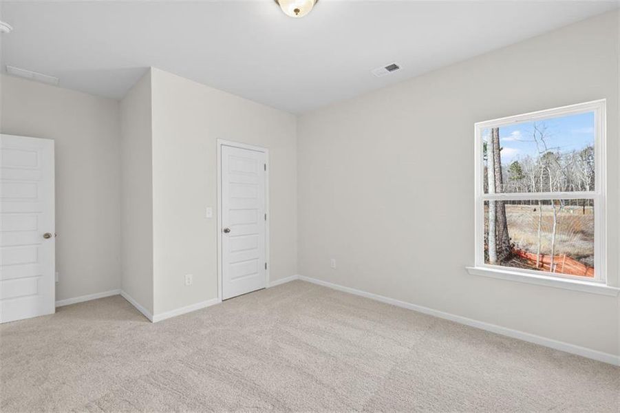 Spacious, unfurnished interior of a new home in Allen Manor, Hoschton (Image 27).