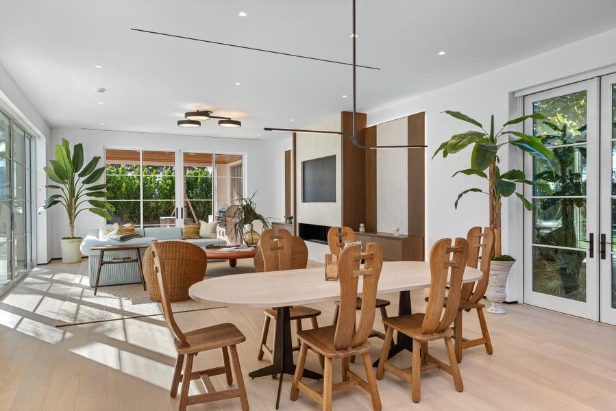 41 - Dining:Family Room