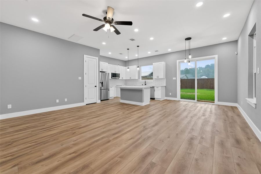Spacious, unfurnished interior of a new home in , Houston (Image 24).