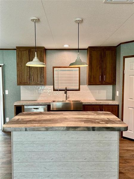 Furnished interior view inside a new home in , Quinlan (Image 7).