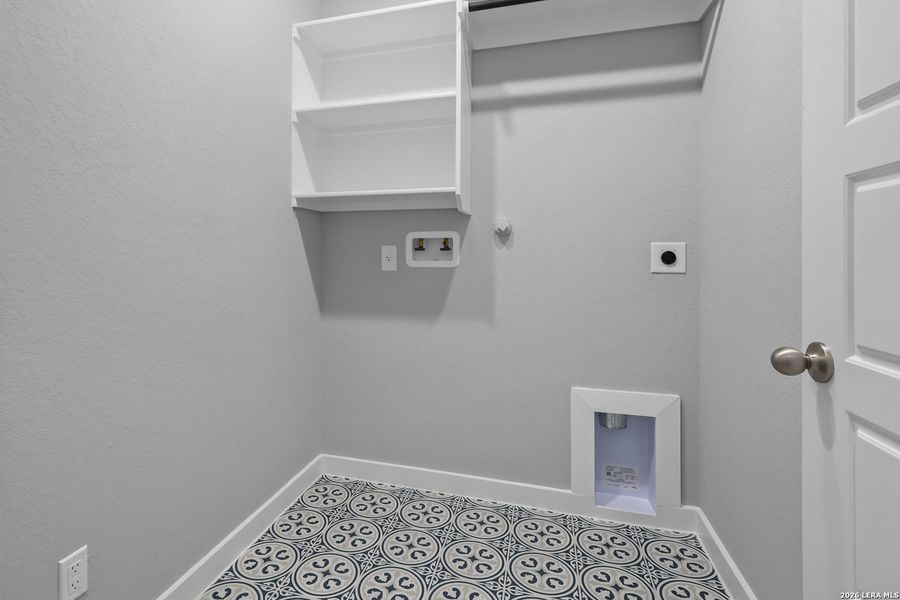 Spacious, unfurnished interior of a new home in Nopal Valley, San Antonio (Image 20). Spacious, unfurnished interior of a new home in Nopal Valley, San Antonio (Image 20).