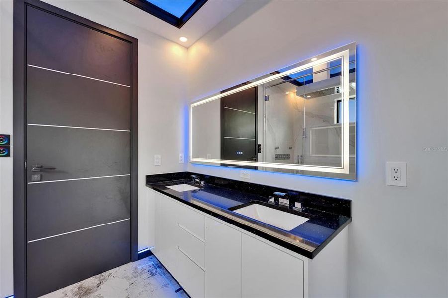 Spacious, unfurnished interior of a new home in , Apollo Beach (Image 21).