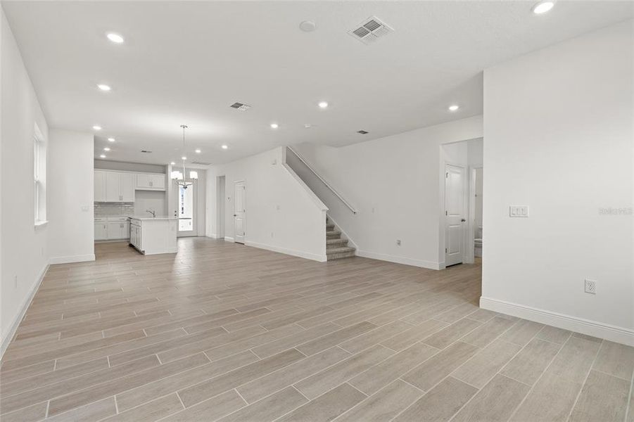 Spacious, unfurnished interior of a new home in Crossroads at Kelly Park, Apopka (Image 18).