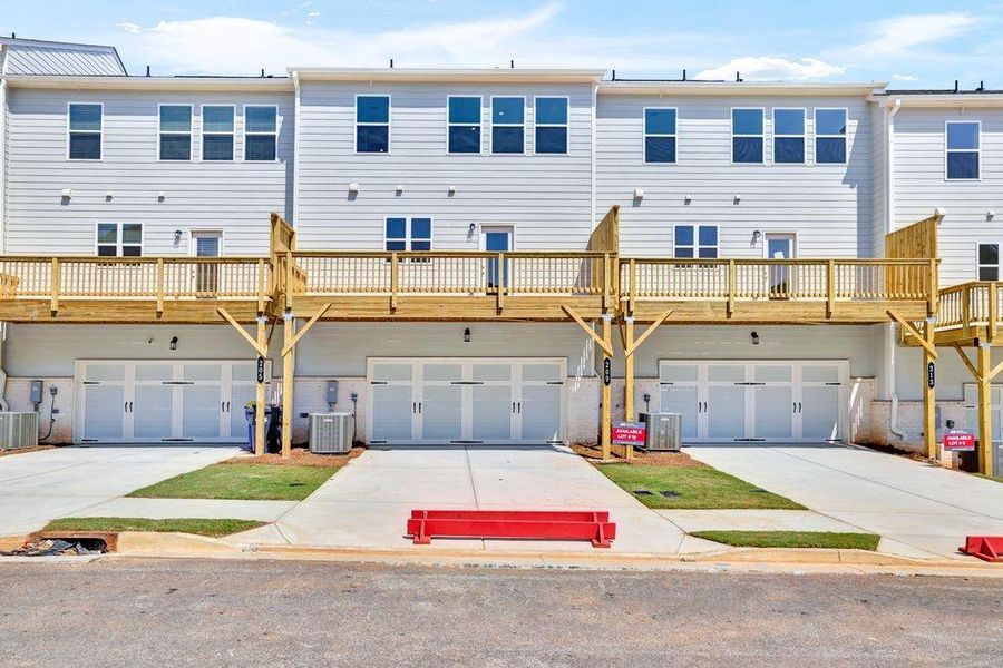 Image 36 of a home in Somerset at Veterans Memorial.