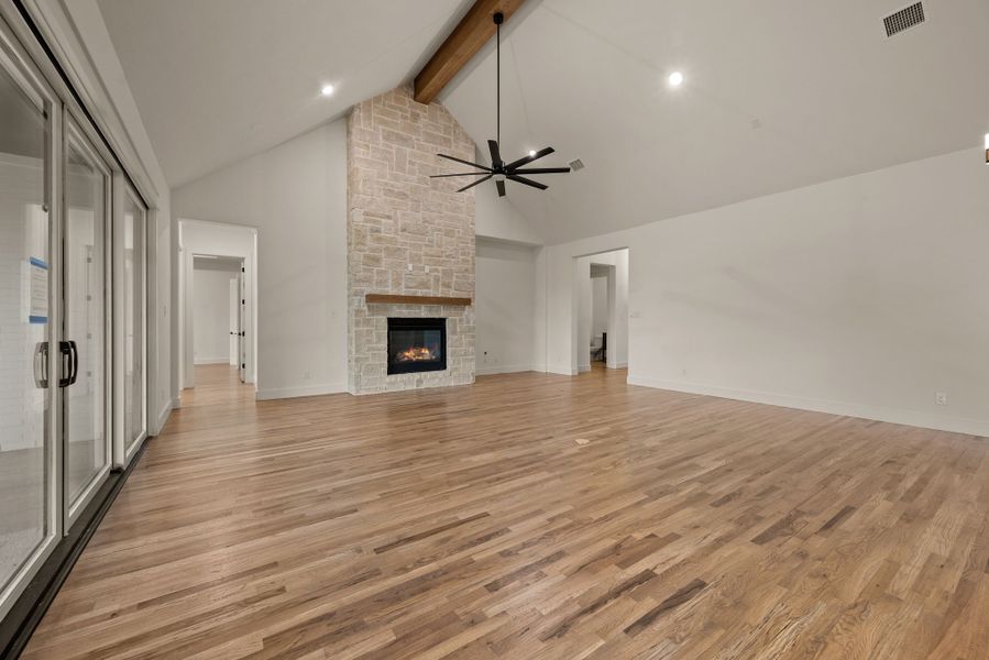 Spacious, unfurnished interior of a new home in NorthGlen, Haslet (Image 27).