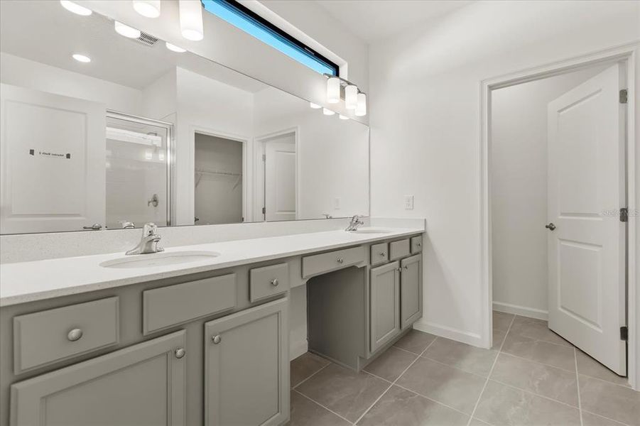 Furnished interior view inside a new home in , Orlando (Image 19).