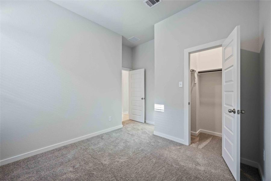 Spacious, unfurnished interior of a new home in Bluestem, Brookshire (Image 12).
